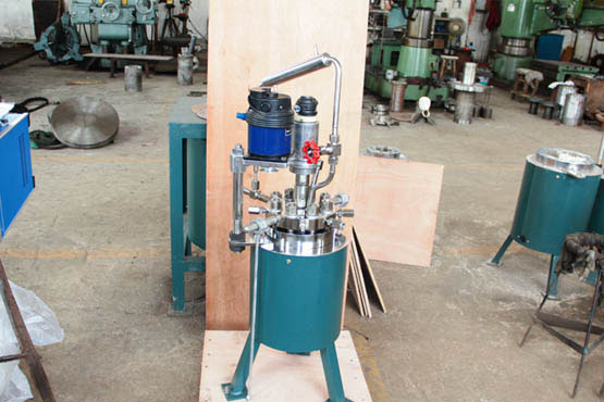 带冷凝回流的实验室高压釜